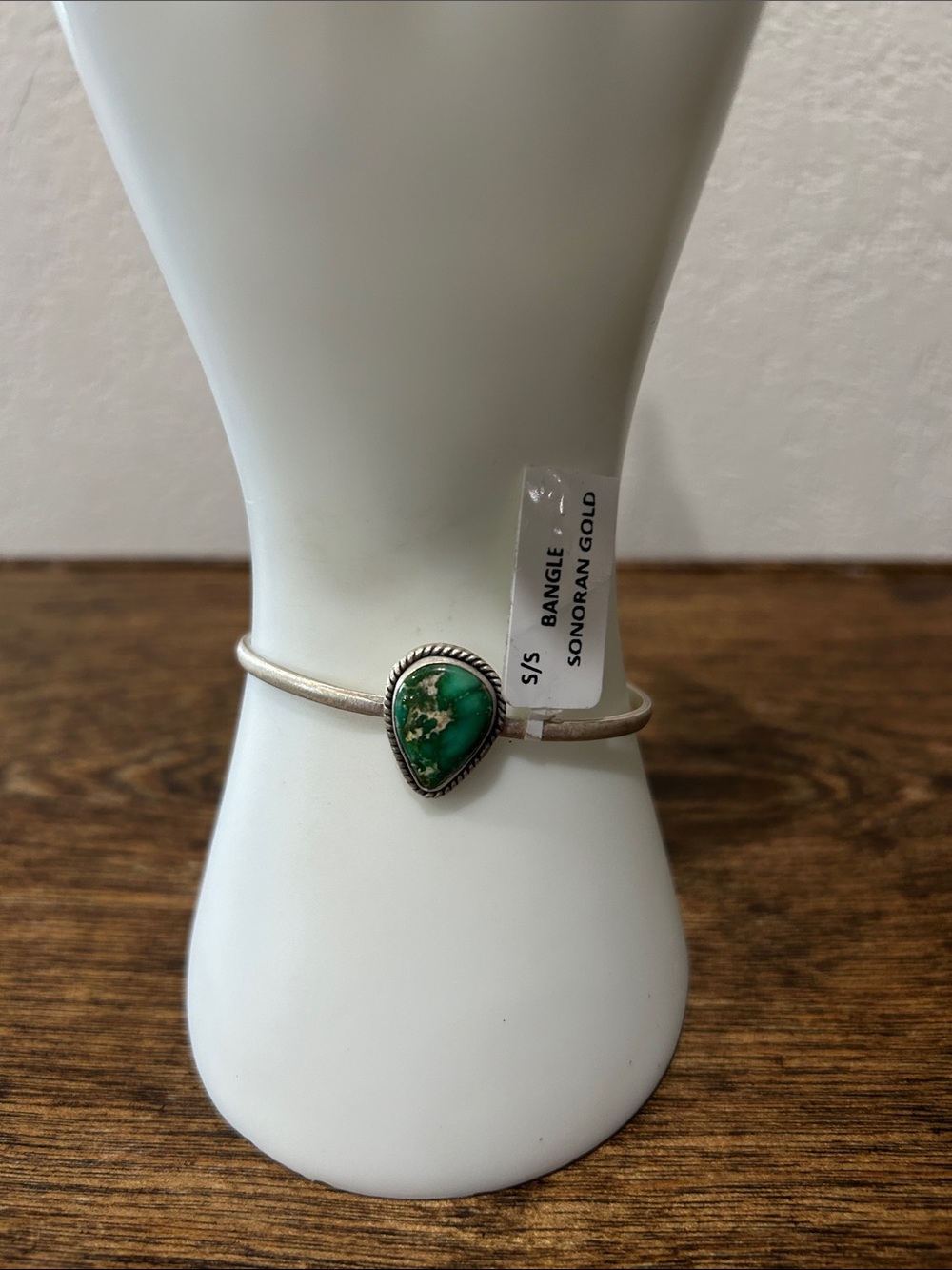 Green Teardrop Stone Silver Bangle Bracelet - Unbranded